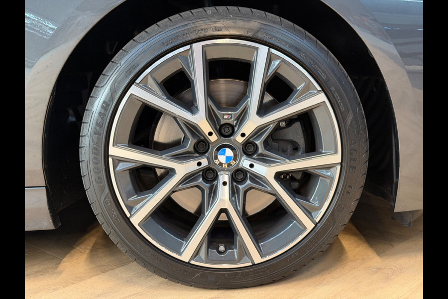 BMW 2 Serie Gran Coupé 220i M Sport - Pano - Kuipstoelen