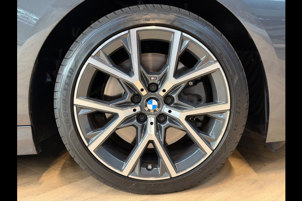 BMW 2 Serie Gran Coupé 220i M Sport - Pano - Kuipstoelen