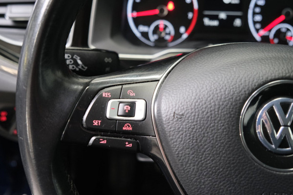 Volkswagen Polo 1.0 TSI Highline - N.A.P. Airco, Cruise, PDC, Camera, Carplay.