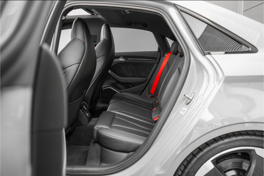 Audi A3 Limousine 2.5 TFSI RS 3 Quattro Pano RS Stoel B&O ACC 19"