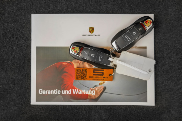 Porsche Macan 2.0 T Luchtv Burmester Sport Chrono ACC Stuurverw 21"