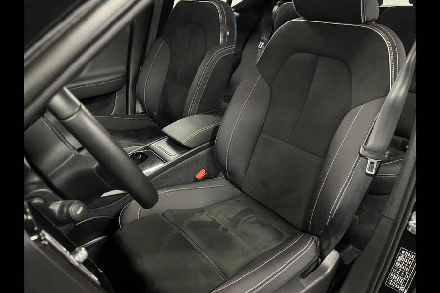 Volvo XC40 Ultimate Open dak | Adapt. cruise | 360 camera | Stuur-/stoelverwarming | Harman/Kardon | Memory | Carplay