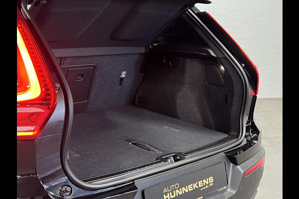 Volvo XC40 Ultimate Open dak | Adapt. cruise | 360 camera | Stuur-/stoelverwarming | Harman/Kardon | Memory | Carplay