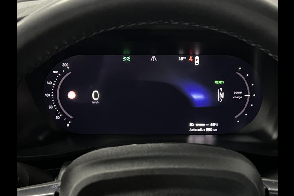 Volvo XC40 Ultimate Open dak | Adapt. cruise | 360 camera | Stuur-/stoelverwarming | Harman/Kardon | Memory | Carplay