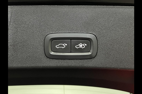 Volvo XC40 Ultimate Open dak | Adapt. cruise | 360 camera | Stuur-/stoelverwarming | Harman/Kardon | Memory | Carplay
