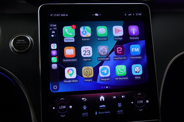 Mercedes-Benz C-Klasse 300 E AMG Line NAP/PANO/HUD/CARPLAY/SFEERVERLICHTING/MEM/BOMVOL