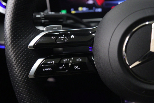 Mercedes-Benz C-Klasse 300 E AMG Line NAP/PANO/HUD/CARPLAY/SFEERVERLICHTING/MEM/BOMVOL