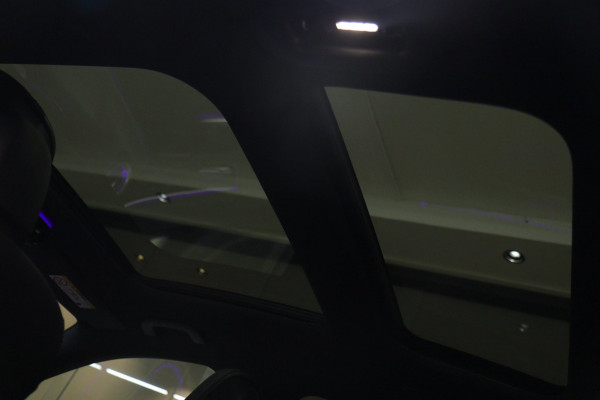 Mercedes-Benz C-Klasse 300 E AMG Line NAP/PANO/HUD/CARPLAY/SFEERVERLICHTING/MEM/BOMVOL