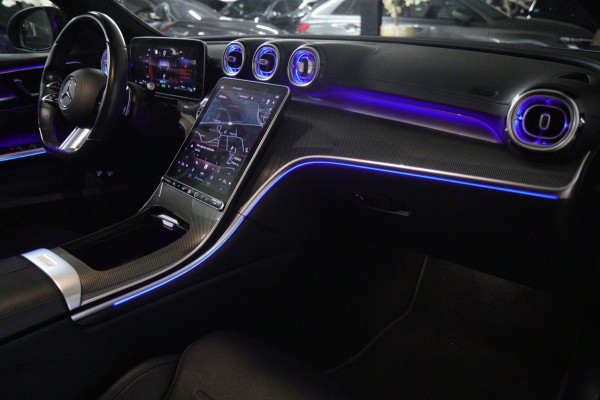Mercedes-Benz C-Klasse 300 E AMG Line NAP/PANO/HUD/CARPLAY/SFEERVERLICHTING/MEM/BOMVOL