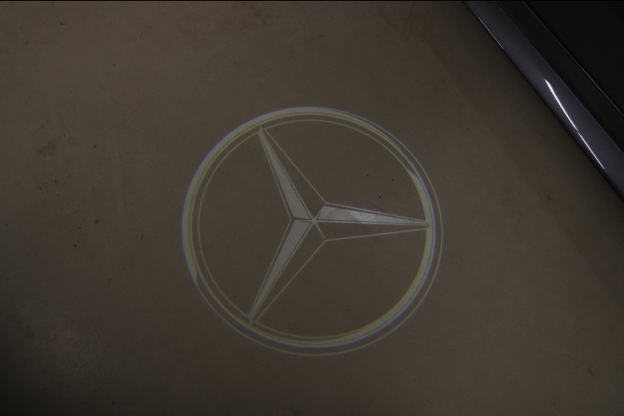 Mercedes-Benz C-Klasse 300 E AMG Line NAP/PANO/HUD/CARPLAY/SFEERVERLICHTING/MEM/BOMVOL