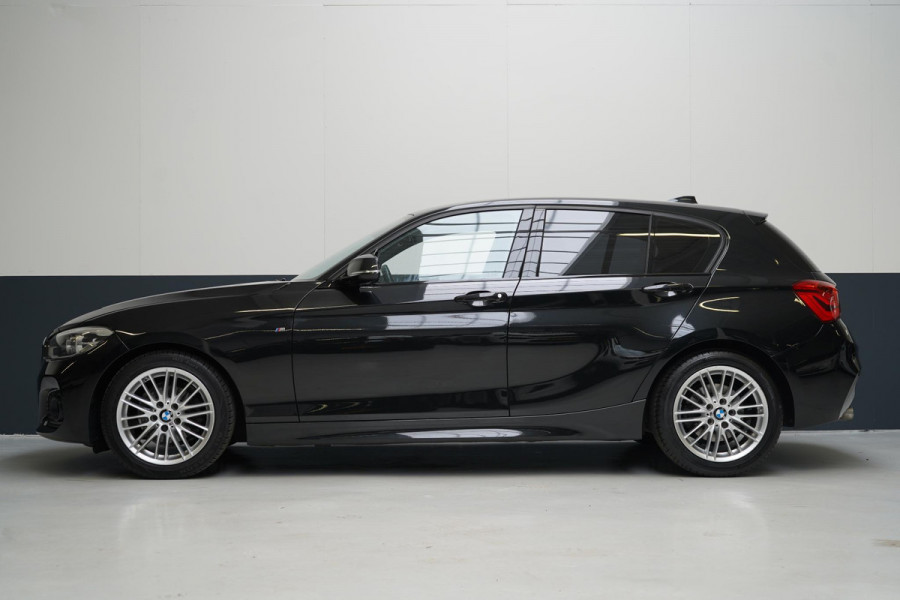 BMW 1-serie 116i Edition M Sport Shadow | Navigatie | Lm velgen | Leder | Unieke km-stand