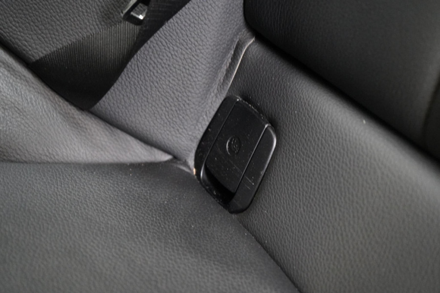 BMW 1-serie 116i Edition M Sport Shadow | Navigatie | Lm velgen | Leder | Unieke km-stand