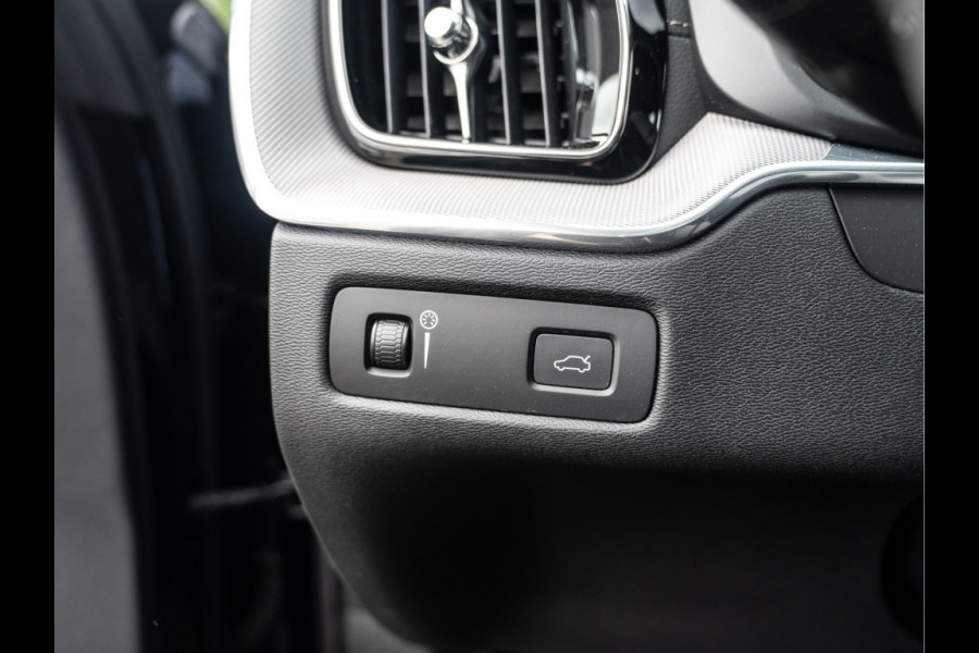Volvo XC60 2.0 T5 Inscription | Leder | 20" LMV | Dealer Ond. |