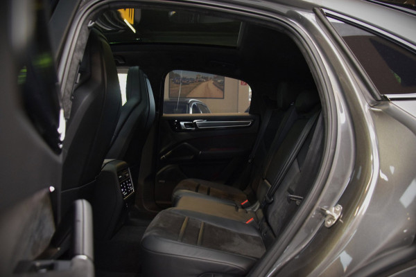 Porsche Cayenne Coupé 4.0 GTS V8 Panoramadak|Soft-Close|Head-up|Night-vision|ACC|Dealer onderhouden|BTW