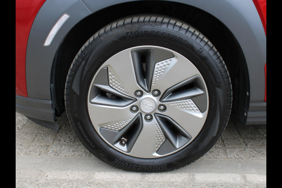 Hyundai Kona EV Premium 64 kWh | STOELVERWARMING |