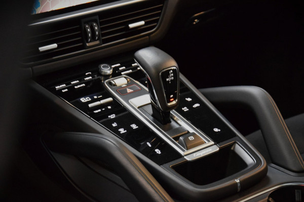Porsche Cayenne Coupé 4.0 GTS V8 Panoramadak|Soft-Close|Head-up|Night-vision|ACC|Dealer onderhouden|BTW