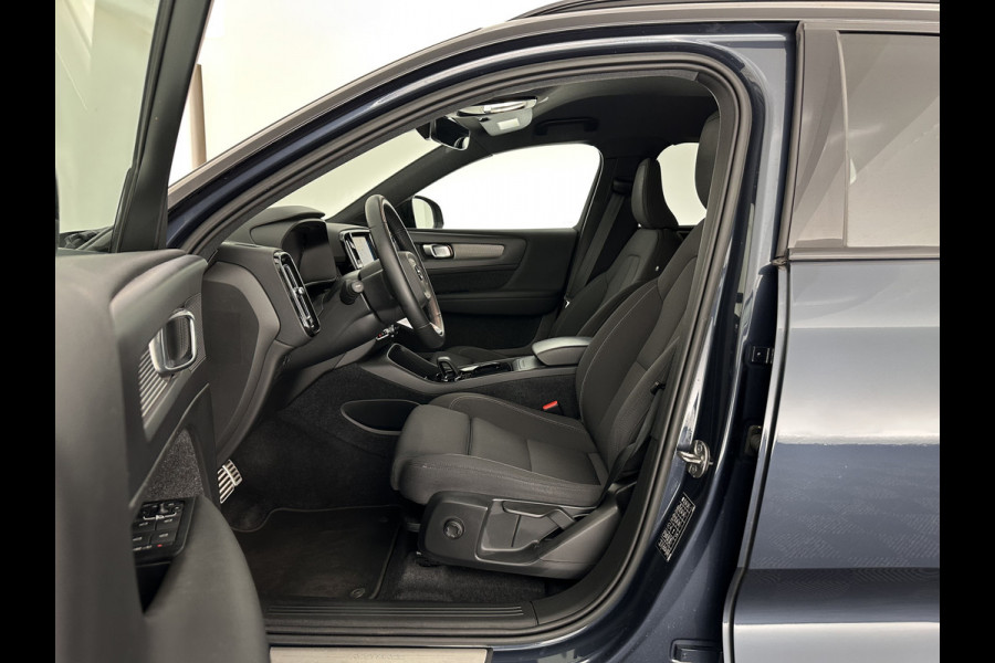 Volvo XC40 Recharge Plus [ 3-Fase ] {SOH-90%} (INCL.BTW) *ADAPTIVE-CRUISE | FULL-LED | BLINDSPOT | HEATED-SPORTSEATS | KEYLESS | DIGI-COCKPIT | CAMERA | PRIVACY-GLASS | ECC | PDC | 19''ALU | TOWBAR*