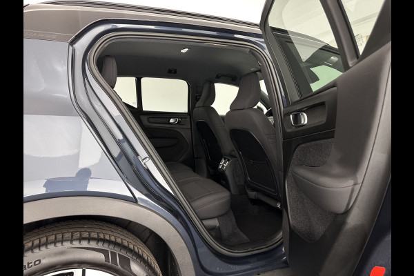 Volvo XC40 Recharge Plus [ 3-Fase ] {SOH-90%} (INCL.BTW) *ADAPTIVE-CRUISE | FULL-LED | BLINDSPOT | HEATED-SPORTSEATS | KEYLESS | DIGI-COCKPIT | CAMERA | PRIVACY-GLASS | ECC | PDC | 19''ALU | TOWBAR*