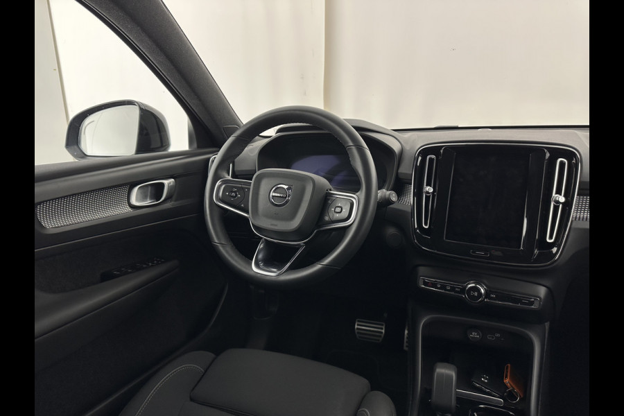 Volvo XC40 Recharge Plus [ 3-Fase ] {SOH-90%} (INCL.BTW) *ADAPTIVE-CRUISE | FULL-LED | BLINDSPOT | HEATED-SPORTSEATS | KEYLESS | DIGI-COCKPIT | CAMERA | PRIVACY-GLASS | ECC | PDC | 19''ALU | TOWBAR*
