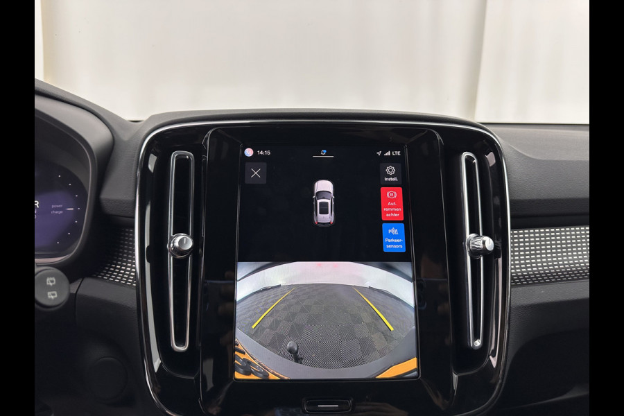 Volvo XC40 Recharge Plus [ 3-Fase ] {SOH-90%} (INCL.BTW) *ADAPTIVE-CRUISE | FULL-LED | BLINDSPOT | HEATED-SPORTSEATS | KEYLESS | DIGI-COCKPIT | CAMERA | PRIVACY-GLASS | ECC | PDC | 19''ALU | TOWBAR*