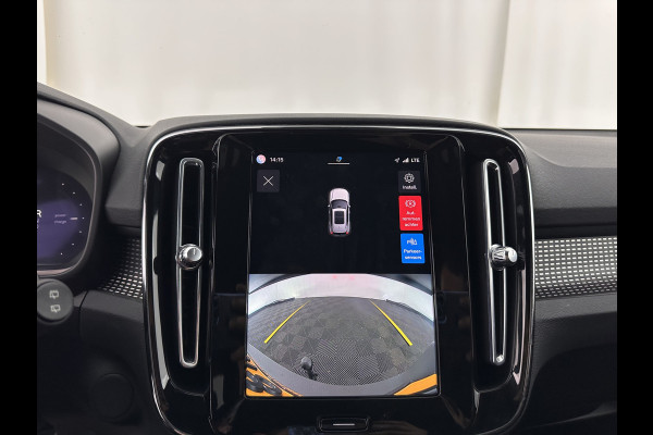 Volvo XC40 Recharge Plus [ 3-Fase ] {SOH-90%} (INCL.BTW) *ADAPTIVE-CRUISE | FULL-LED | BLINDSPOT | HEATED-SPORTSEATS | KEYLESS | DIGI-COCKPIT | CAMERA | PRIVACY-GLASS | ECC | PDC | 19''ALU | TOWBAR*