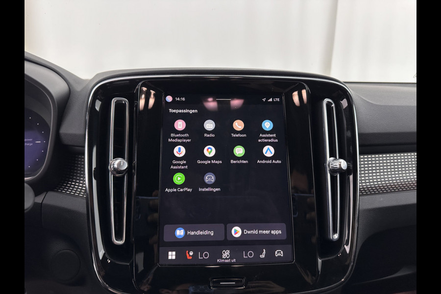 Volvo XC40 Recharge Plus [ 3-Fase ] {SOH-90%} (INCL.BTW) *ADAPTIVE-CRUISE | FULL-LED | BLINDSPOT | HEATED-SPORTSEATS | KEYLESS | DIGI-COCKPIT | CAMERA | PRIVACY-GLASS | ECC | PDC | 19''ALU | TOWBAR*