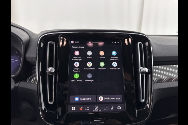 Volvo XC40 Recharge Plus [ 3-Fase ] {SOH-90%} (INCL.BTW) *ADAPTIVE-CRUISE | FULL-LED | BLINDSPOT | HEATED-SPORTSEATS | KEYLESS | DIGI-COCKPIT | CAMERA | PRIVACY-GLASS | ECC | PDC | 19''ALU | TOWBAR*