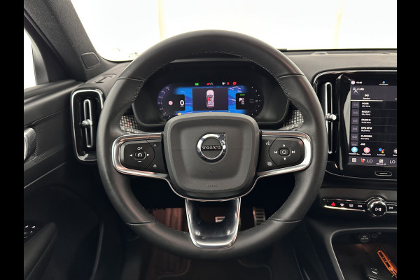 Volvo XC40 Recharge Plus [ 3-Fase ] {SOH-90%} (INCL.BTW) *ADAPTIVE-CRUISE | FULL-LED | BLINDSPOT | HEATED-SPORTSEATS | KEYLESS | DIGI-COCKPIT | CAMERA | PRIVACY-GLASS | ECC | PDC | 19''ALU | TOWBAR*