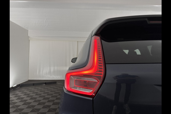 Volvo XC40 Recharge Plus [ 3-Fase ] {SOH-90%} (INCL.BTW) *ADAPTIVE-CRUISE | FULL-LED | BLINDSPOT | HEATED-SPORTSEATS | KEYLESS | DIGI-COCKPIT | CAMERA | PRIVACY-GLASS | ECC | PDC | 19''ALU | TOWBAR*