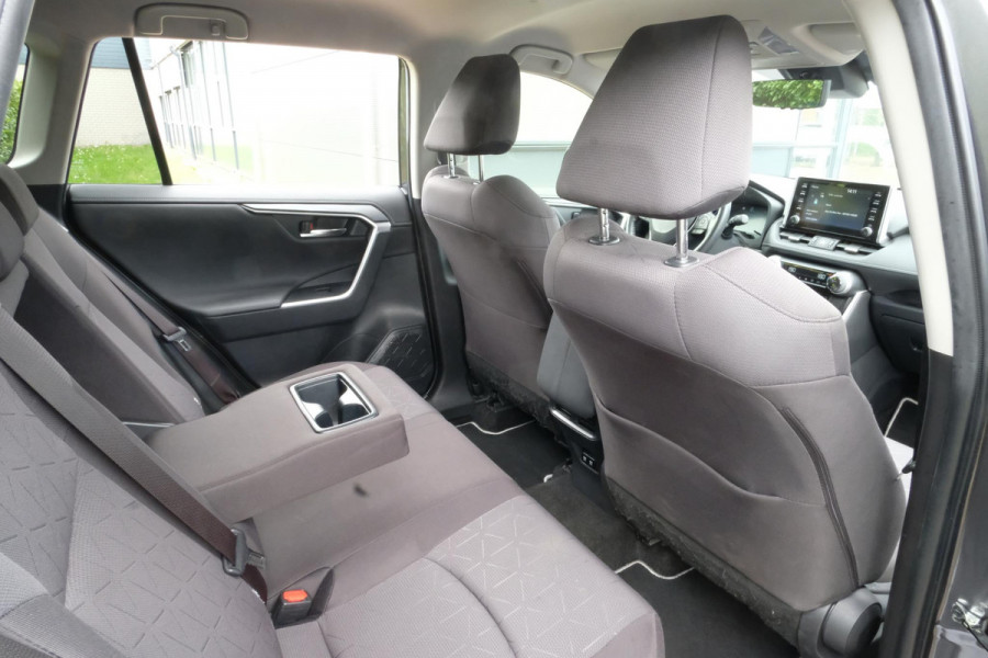 Toyota RAV4 2.5 Hybrid Business 306pk | Trekhaak | Stoelverwarming |  Achteruitrijcamera | Navigatie | Climate Control