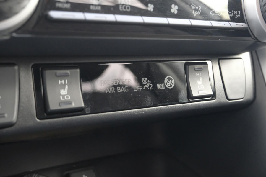 Toyota RAV4 2.5 Hybrid Business 306pk | Trekhaak | Stoelverwarming |  Achteruitrijcamera | Navigatie | Climate Control