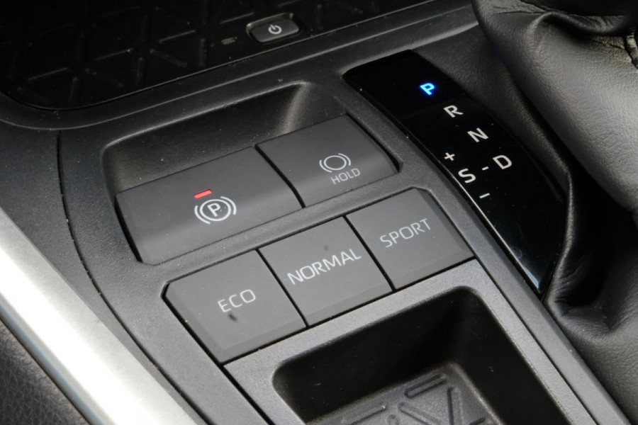 Toyota RAV4 2.5 Hybrid Business 306pk | Trekhaak | Stoelverwarming |  Achteruitrijcamera | Navigatie | Climate Control