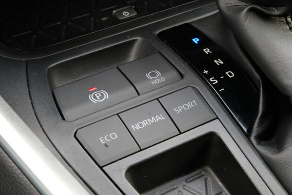 Toyota RAV4 2.5 Hybrid Business 306pk | Trekhaak | Stoelverwarming |  Achteruitrijcamera | Navigatie | Climate Control