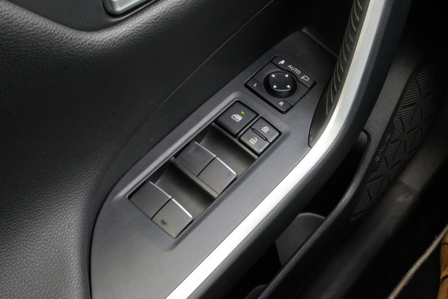 Toyota RAV4 2.5 Hybrid Business 306pk | Trekhaak | Stoelverwarming |  Achteruitrijcamera | Navigatie | Climate Control