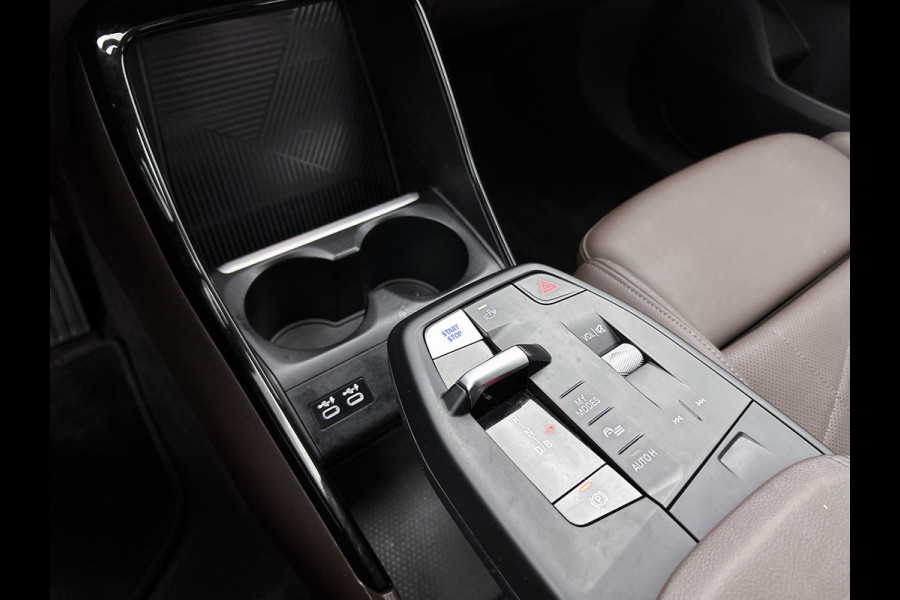 BMW iX1 XDrive30 Launch Edition 67 kWh(NL-auto, 1e Eig, Dealer OnderH, Navi, Leder, Climate Con, Etc)