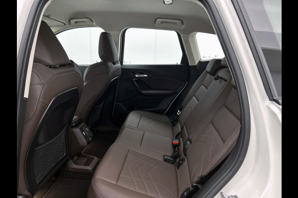 BMW iX1 XDrive30 Launch Edition 67 kWh(NL-auto, 1e Eig, Dealer OnderH, Navi, Leder, Climate Con, Etc)