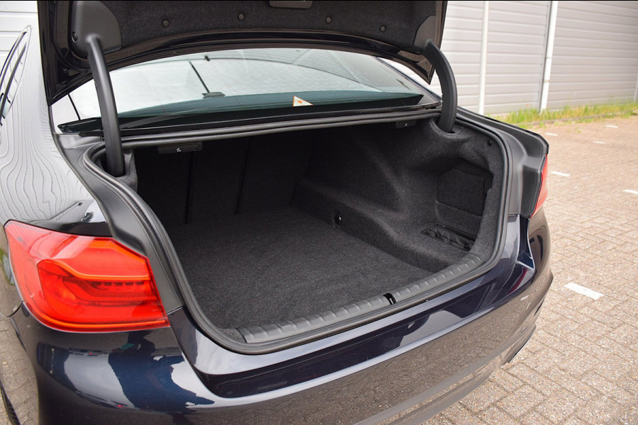 BMW 5 Serie 520i Corporate Lease High Executive*2e eigenaar*112Dkm*NAP*Dak*H&K*