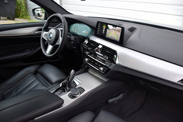 BMW 5 Serie 520i Corporate Lease High Executive*2e eigenaar*112Dkm*NAP*Dak*H&K*