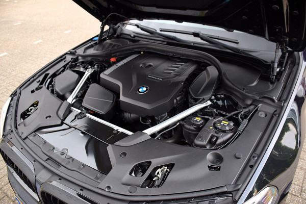 BMW 5 Serie 520i Corporate Lease High Executive*2e eigenaar*112Dkm*NAP*Dak*H&K*