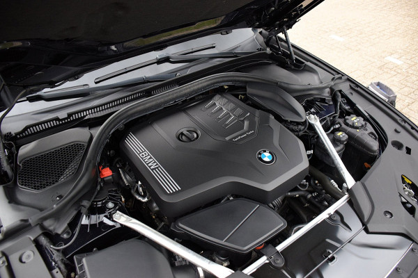 BMW 5 Serie 520i Corporate Lease High Executive*2e eigenaar*112Dkm*NAP*Dak*H&K*