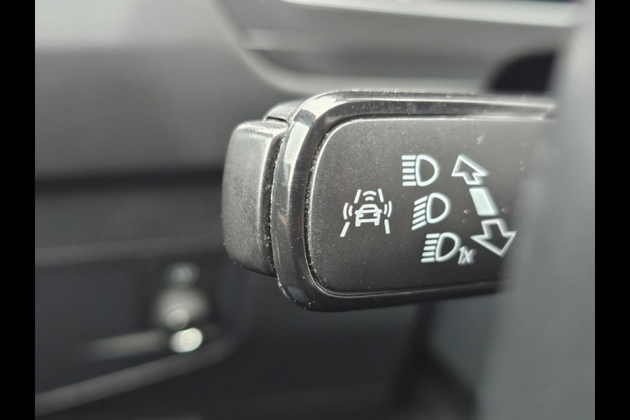 Volkswagen Tiguan 2.0 TSI 4MOTION 220PK R-Line | Pano | HUD | Dynaudio | Leder | Stoelverwarming | 360 camera | Lane/Park/Light Assist |  Vol |