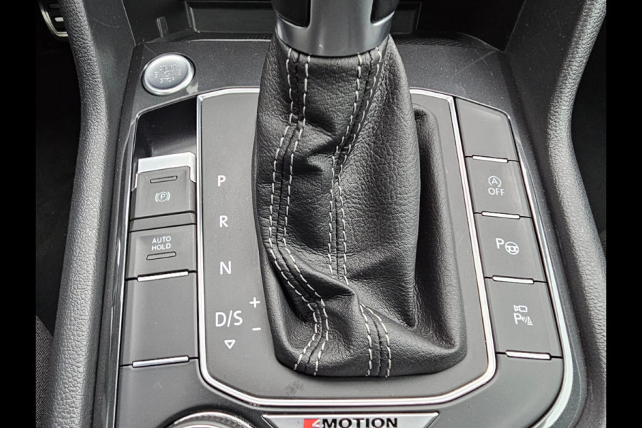 Volkswagen Tiguan 2.0 TSI 4MOTION 220PK R-Line | Pano | HUD | Dynaudio | Leder | Stoelverwarming | 360 camera | Lane/Park/Light Assist |  Vol |