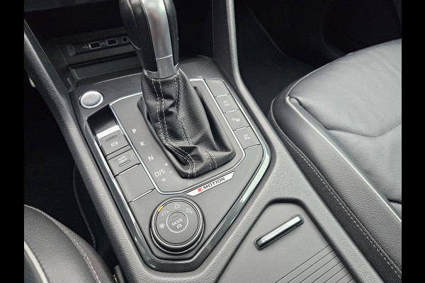 Volkswagen Tiguan 2.0 TSI 4MOTION 220PK R-Line | Pano | HUD | Dynaudio | Leder | Stoelverwarming | 360 camera | Lane/Park/Light Assist |  Vol |