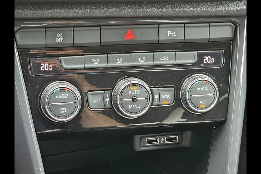 Volkswagen T-Roc 2.0 TSI 190PK 4Motion Sport | Automaat | LED | Trekhaak | Navi | ACC | Twotone | PDC voor en achter | All-seasons |