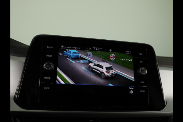 Volkswagen T-Roc 1.0 TSI Life 110pk | Navigatie | Parkeercamera | Adaptieve cruise controle | Apple Carplay
