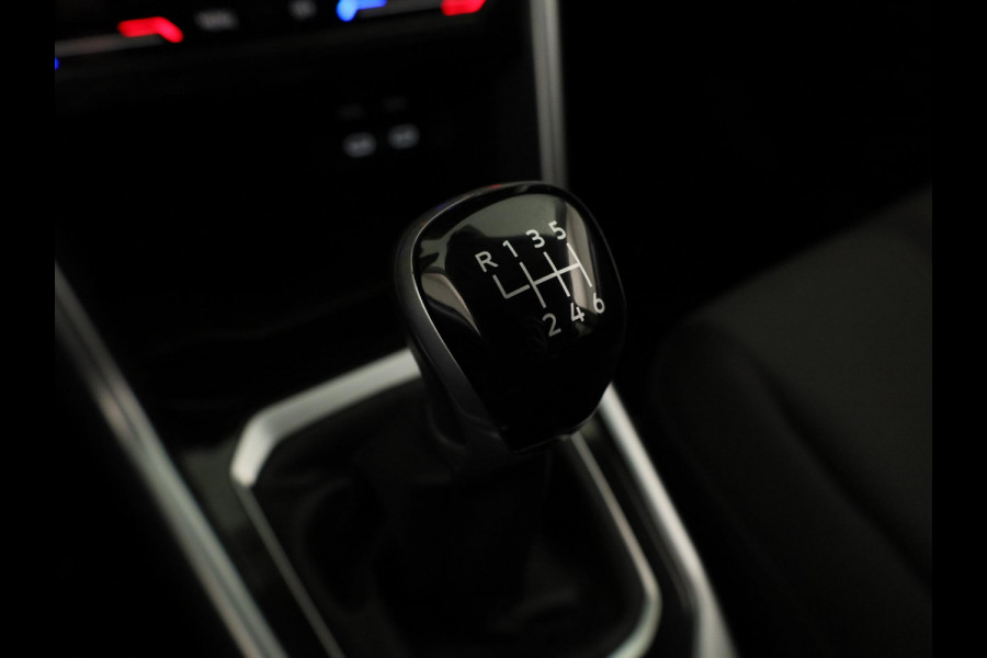 Volkswagen T-Roc 1.0 TSI Life 110pk | Navigatie | Parkeercamera | Adaptieve cruise controle | Apple Carplay