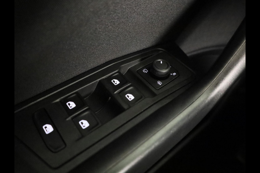 Volkswagen T-Roc 1.0 TSI Life 110pk | Navigatie | Parkeercamera | Adaptieve cruise controle | Apple Carplay