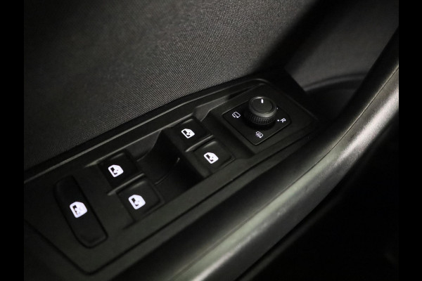 Volkswagen T-Roc 1.0 TSI Life 110pk | Navigatie | Parkeercamera | Adaptieve cruise controle | Apple Carplay