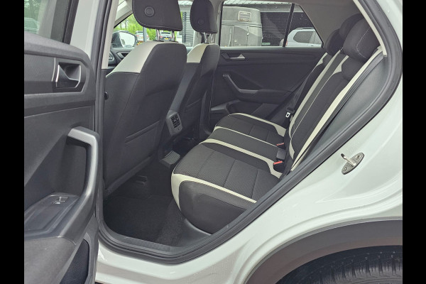 Volkswagen T-Roc 2.0 TSI 190PK 4Motion Sport | Automaat | LED | Trekhaak | Navi | ACC | Twotone | PDC voor en achter | All-seasons |