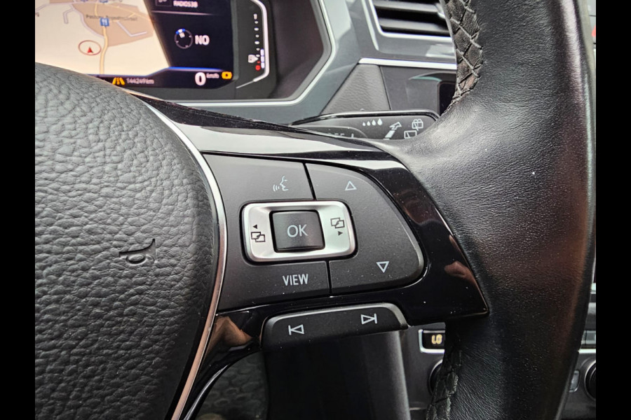 Volkswagen Tiguan 2.0 TSI 4MOTION Highline | Automaat | Pano | LED | Navi | App-connect | Camera | All-seasons | Elek. achterklep |  Park Assist |